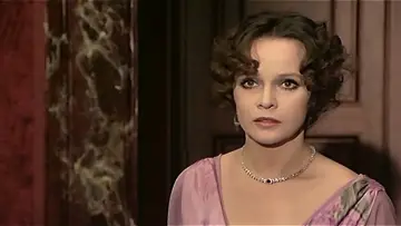 Backdrop to the movie "The Divine Nymph" #1133556