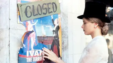 Backdrop to the movie "Rough Magic" #1914022