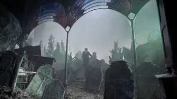 Backdrop to the movie "The Hourglass Sanatorium" #1634006