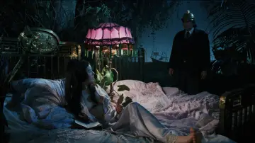 Backdrop to the movie "The Hourglass Sanatorium" #1634009