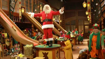 Backdrop to the movie "The Search for Santa Paws" #1011273