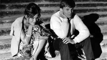 Backdrop to the movie "Girl with a Suitcase" #1159856