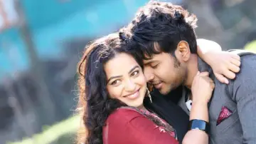 Backdrop to the movie "Okka Ammayi Thappa" #1150642