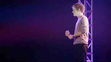Backdrop to the movie "Bo Burnham: Make Happy" #1746308