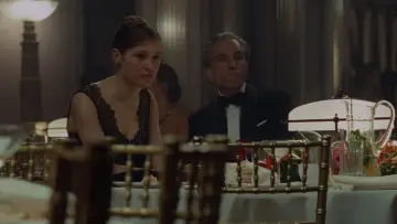 Backdrop to the movie "Phantom Thread" #671795