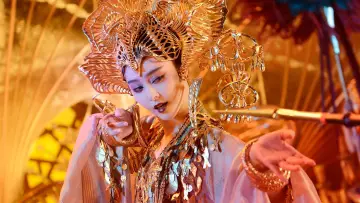 Backdrop to the movie "League of Gods" #390863
