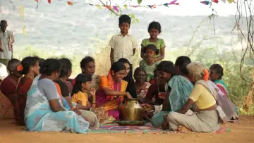 Backdrop to the movie "Merku Thodarchi Malai" #964278