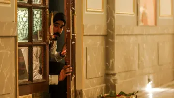 Backdrop to the movie "Hotel Mumbai" #208245