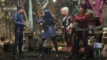 Backdrop to the movie "Descendants 2" #221012