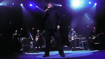 Backdrop to the movie "Peter Gabriel: Growing Up - Live & Unwrapped" #1571100