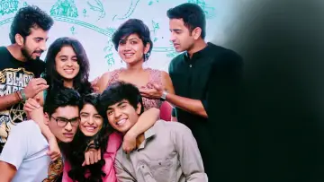 Backdrop to the movie "Aanandam" #1149064