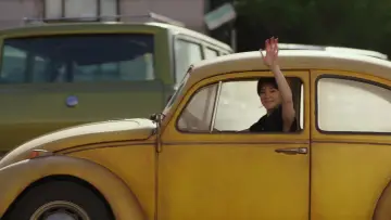 Backdrop to the movie "Bumblebee" #597160
