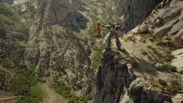 Backdrop to the movie "Bumblebee" #597166