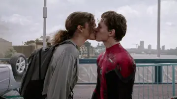 Backdrop to the movie "Spider-Man: Far From Home" #925910