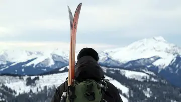 Backdrop to the movie "Off-Piste" #1134233