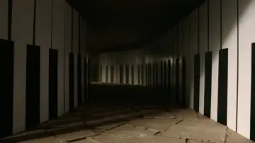 Backdrop to the movie "Dave Made a Maze" #1108962