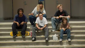 Backdrop to the movie "mid90s" #986720