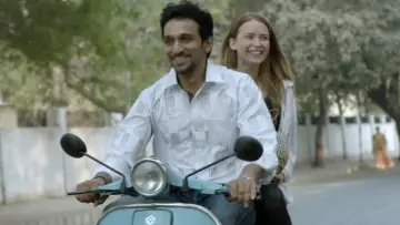 Backdrop to the movie "Wrong Side Raju" #1150483