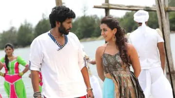 Backdrop to the movie "Pakka" #1163161