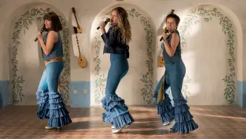 Backdrop to the movie "Mamma Mia! Here We Go Again" #237868