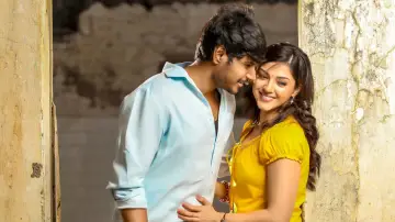 Nenjil Thunivirunthal Poster