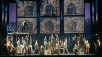 Backdrop to the movie "Newsies" #421809