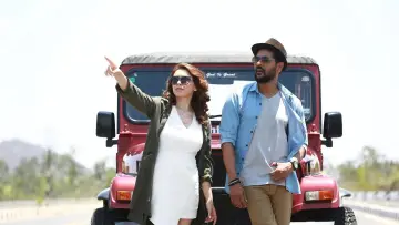 Backdrop to the movie "Gulaebaghavali" #1162112