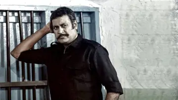 Backdrop to the movie "Vilakkumaram" #1149539