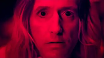 Backdrop to the movie "Mandy" #1731826
