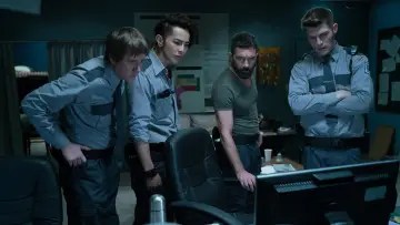 Backdrop to the movie "Security" #726555