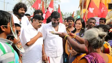Backdrop to the movie "Thappu Thanda" #1162036