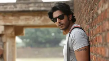 Backdrop to the movie "Kalavu Thozhirchalai" #1527551