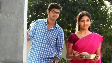 Backdrop to the movie "Palli Paruvathile" #1163947