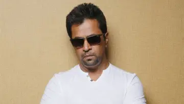 Backdrop to the movie "Irumbu Thirai" #1777956