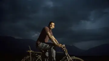 Backdrop to the movie "Irumbu Thirai" #1777961