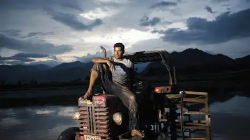 Backdrop to the movie "Irumbu Thirai" #1777963