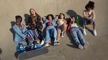 Backdrop to the movie "Skate Kitchen" #1104728