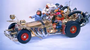Backdrop to the movie "The Pinchcliffe Grand Prix" #1583780
