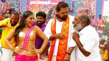 Backdrop to the movie "Maniyaar Kudumbam" #1164250