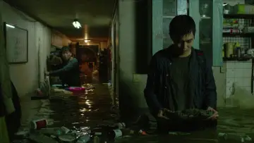 Backdrop to the movie "Parasite" #525827