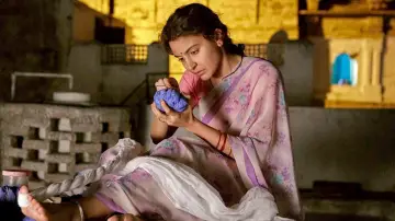 Backdrop to the movie "Sui Dhaaga - Made in India" #893372
