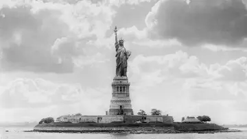 Backdrop to the movie "The Statue of Liberty" #1816824