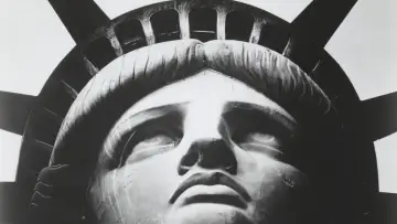 Backdrop to the movie "The Statue of Liberty" #1816825