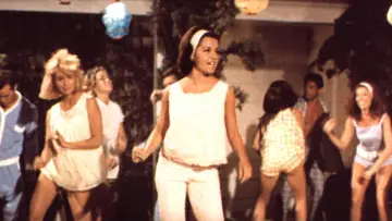Backdrop to the movie "Pajama Party" #1914000