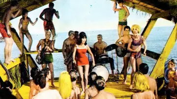 Backdrop to the movie "Pajama Party" #1914001