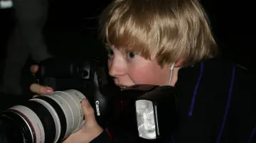 Backdrop to the movie "Teenage Paparazzo" #689475