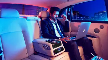 Backdrop to the movie "Sarkar" #889724