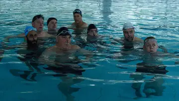 Backdrop to the movie "Swimming with Men" #1885008