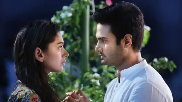 Backdrop to the movie "Sammohanam" #1158603