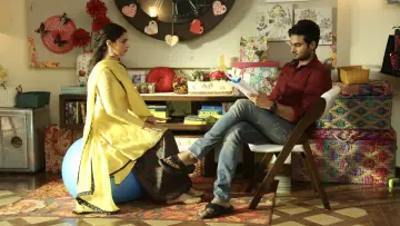 Backdrop to the movie "Sammohanam" #1158615